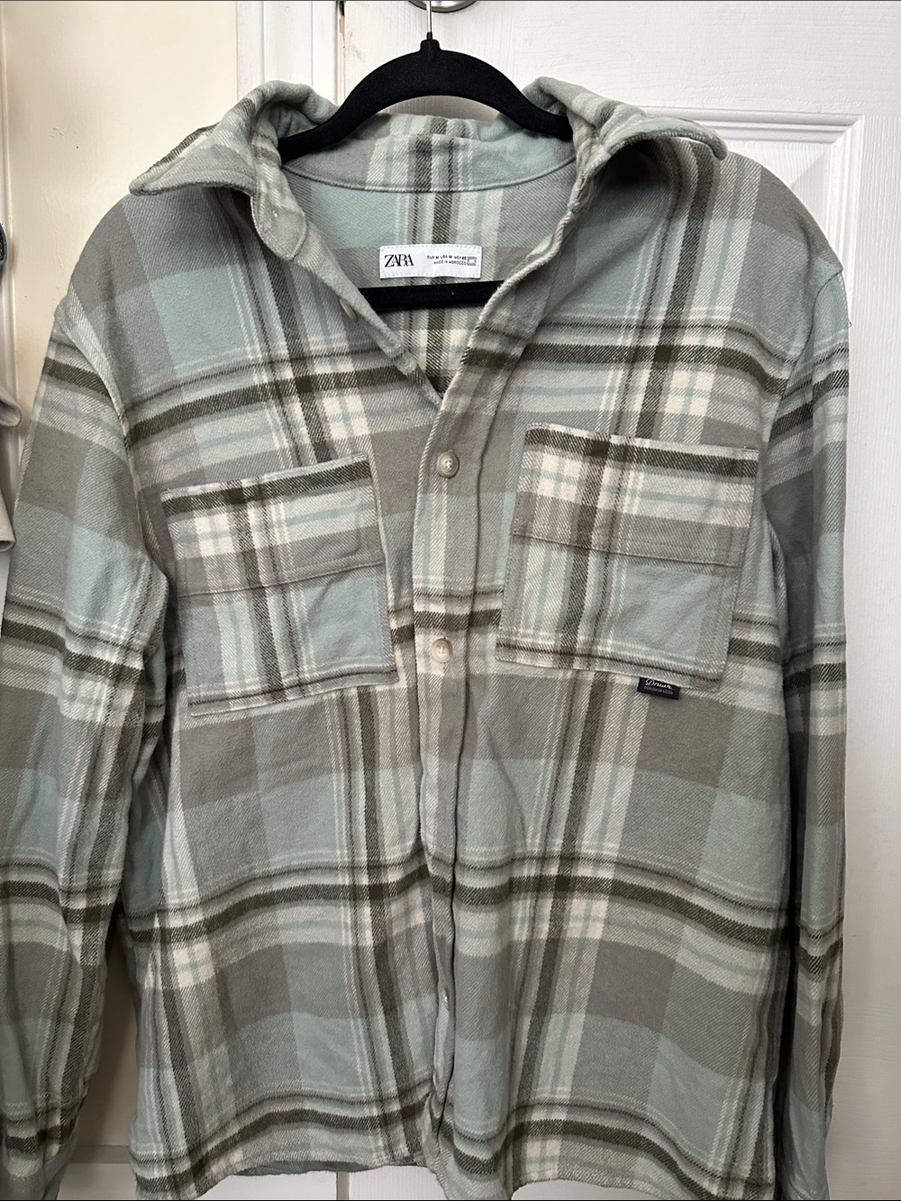 ZARA Men's Plaid Zip-Up Sweater Jacket in Sage Green and Beige